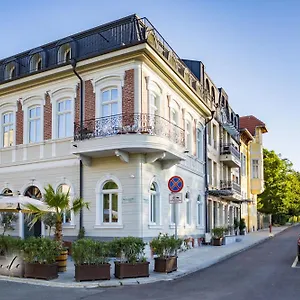 https://villa-promenade.varna-hotels.com