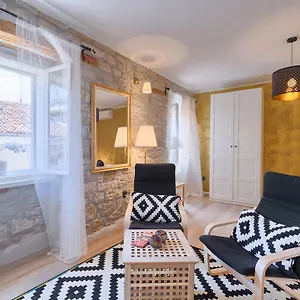 https://luxury-apartment-fabris.in-istria.net